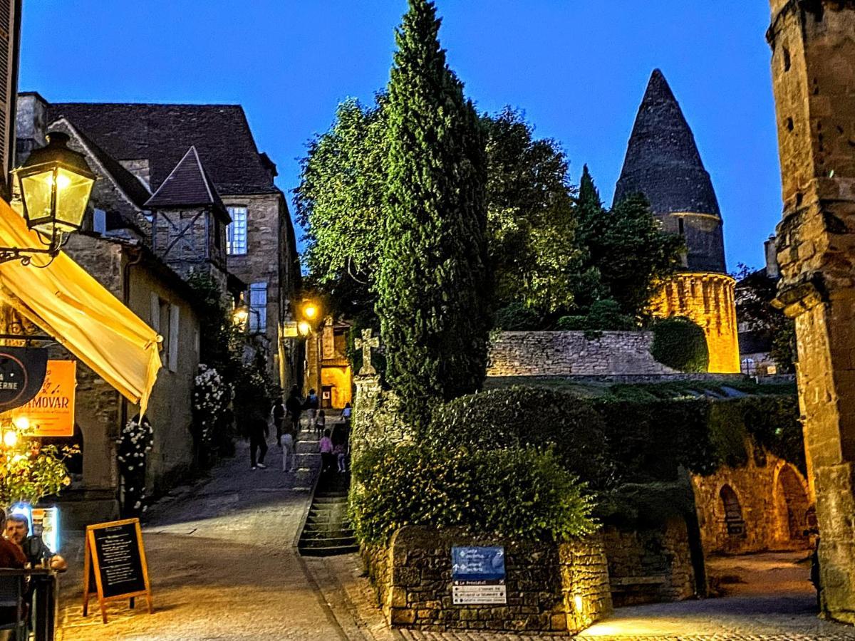 Centrally Located Sarlat Apartment With Medieval Town Views ภายนอก รูปภาพ