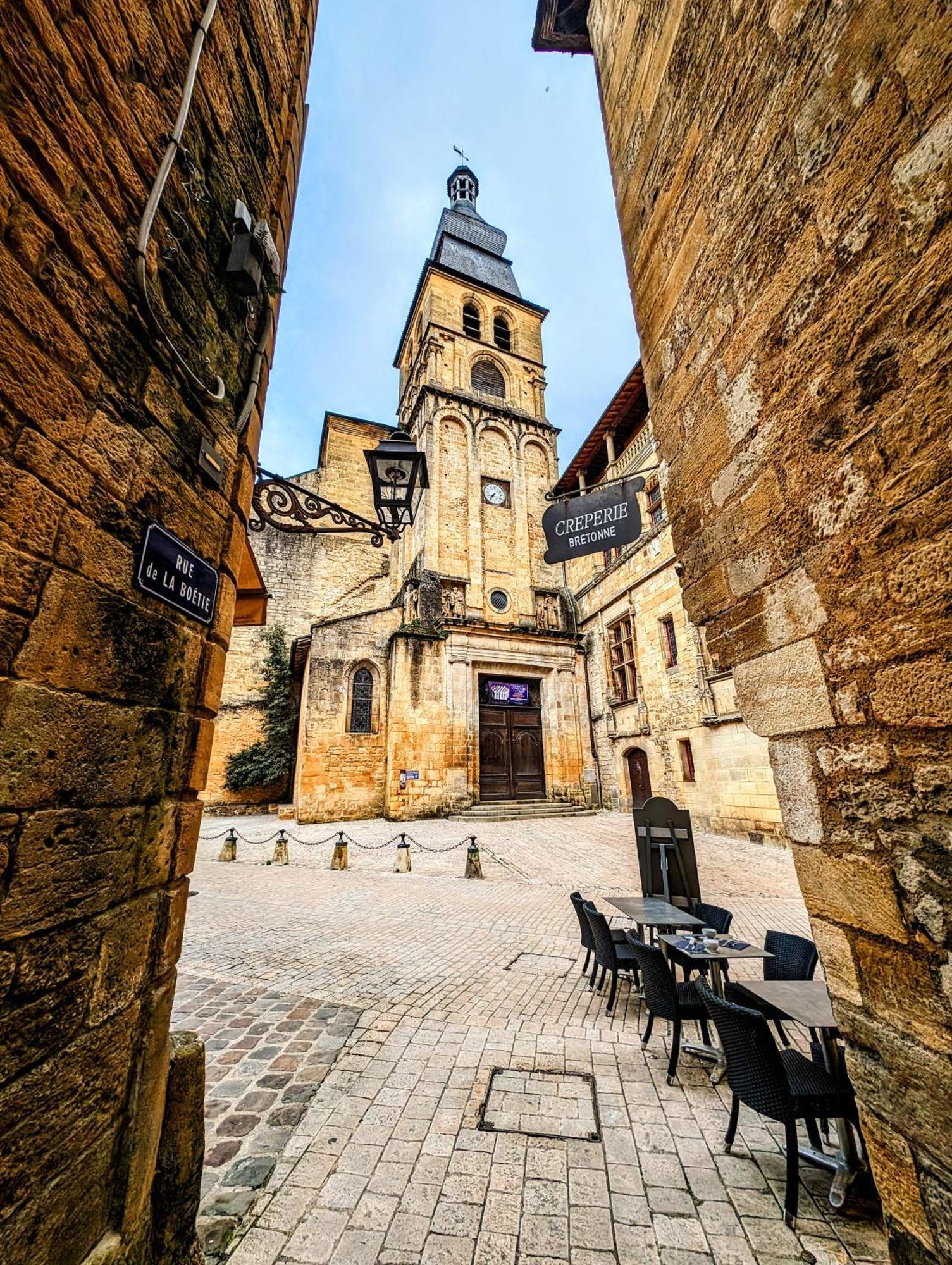 Centrally Located Sarlat Apartment With Medieval Town Views ภายนอก รูปภาพ